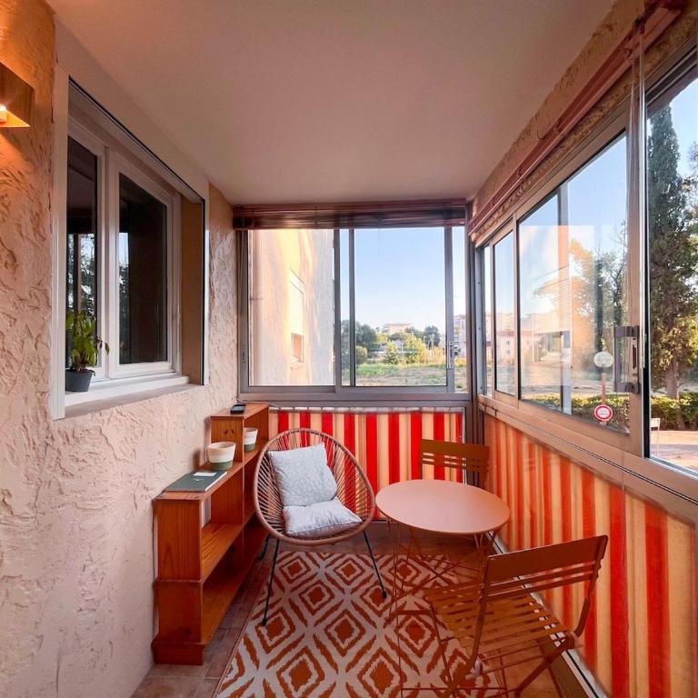 Appartement lumineux 2 chambres, loggia, place de parking - Two-Bedroom Apartment - 9