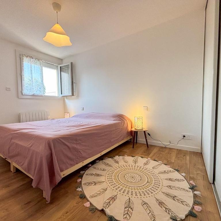 Appartement lumineux 2 chambres, loggia, place de parking - Two-Bedroom Apartment - 21