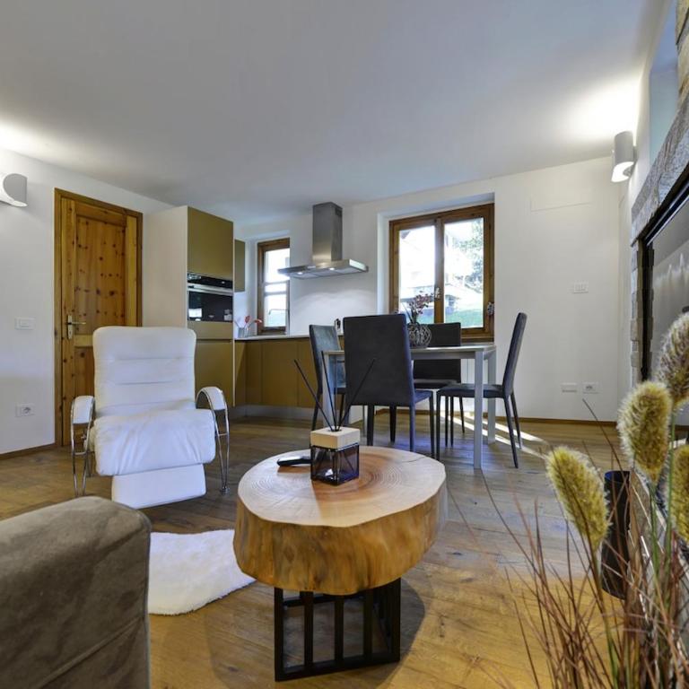 Casa Margherita - Giardino privato a Courmayeur - Appartamento con 1 Camera da Letto, Balcone e Vista Montagna - 3