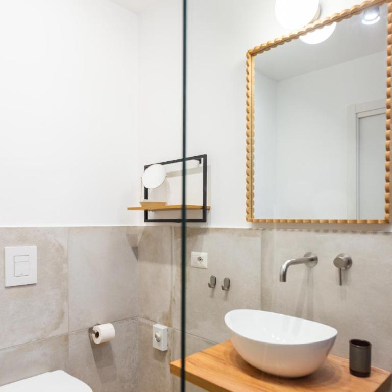 Tredici Boutique Rooms - Camera Tripla con Balcone - 9