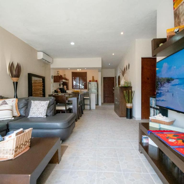 Penthouse 2BR Private Jacuzzi - 3 Blocks to Beach - Appartement 2 Chambres - 5