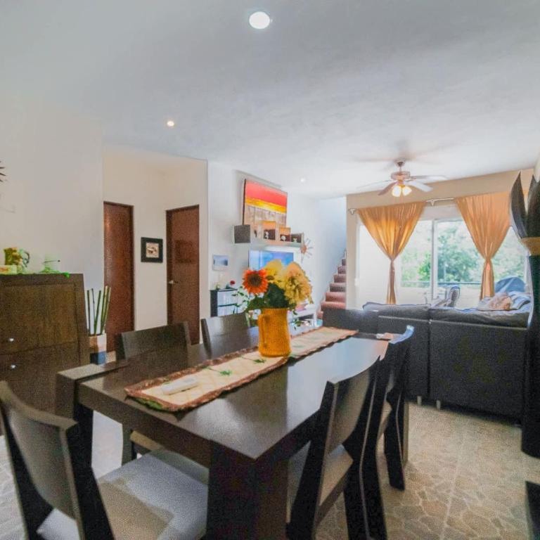 Penthouse 2BR Private Jacuzzi - 3 Blocks to Beach - Appartement 2 Chambres - 7