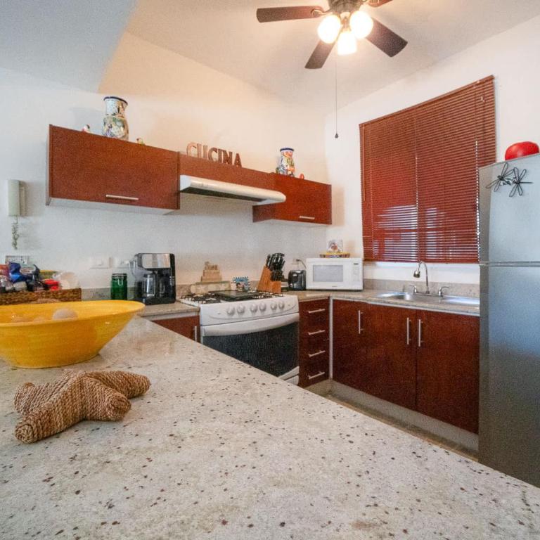Penthouse 2BR Private Jacuzzi - 3 Blocks to Beach - Appartement 2 Chambres - 11