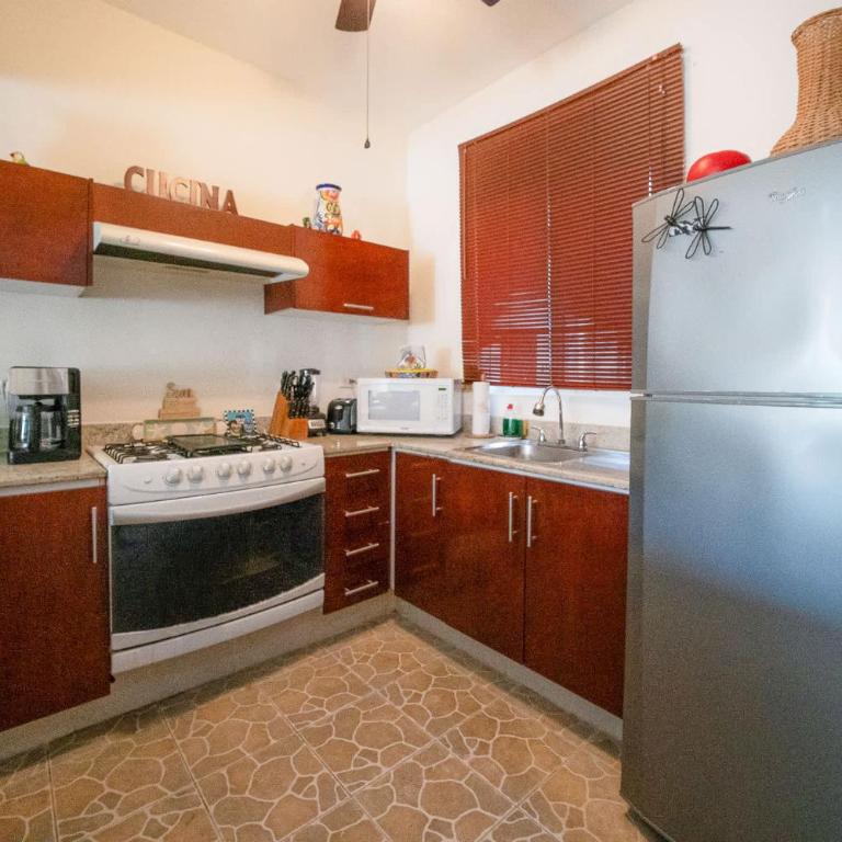 Penthouse 2BR Private Jacuzzi - 3 Blocks to Beach - Appartement 2 Chambres - 13