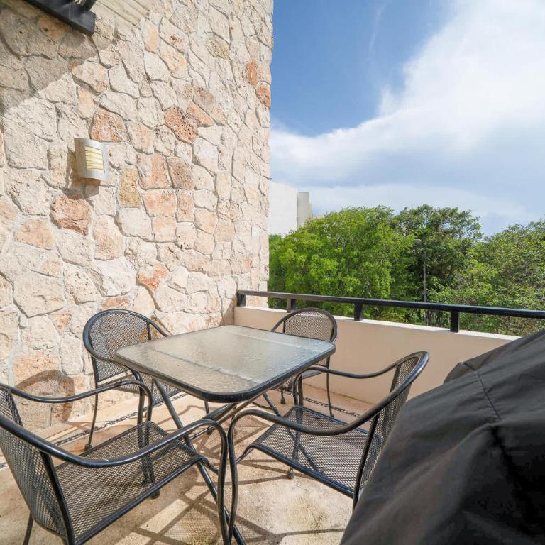 Penthouse 2BR Private Jacuzzi - 3 Blocks to Beach - Appartement 2 Chambres - 14