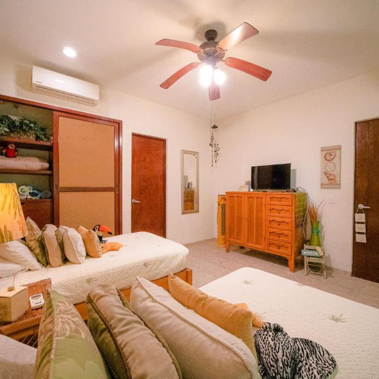 Penthouse 2BR Private Jacuzzi - 3 Blocks to Beach - Appartement 2 Chambres - 40