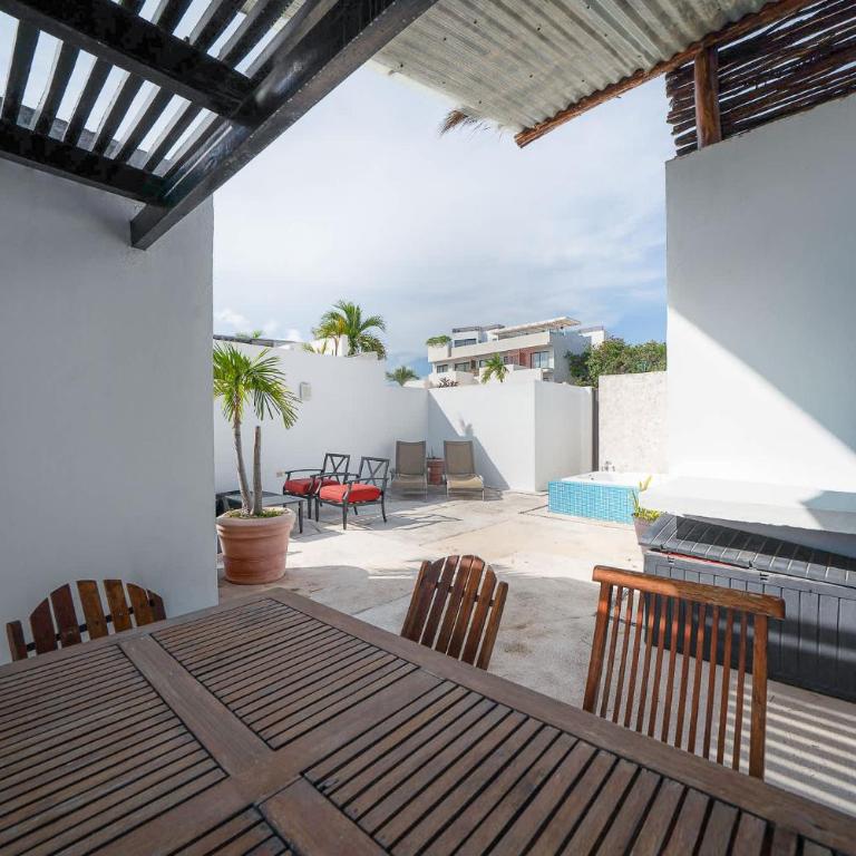 Penthouse 2BR Private Jacuzzi - 3 Blocks to Beach - Appartement 2 Chambres - 48