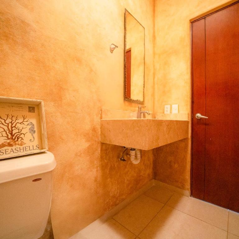 Penthouse 2BR Private Jacuzzi - 3 Blocks to Beach - Appartement 2 Chambres - 51