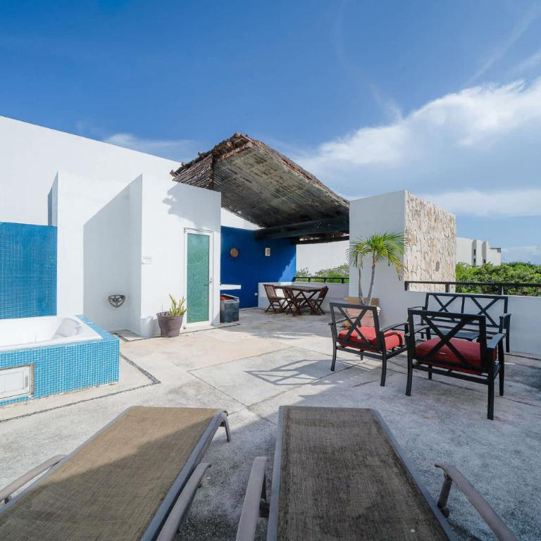 Penthouse 2BR Private Jacuzzi - 3 Blocks to Beach - Appartement 2 Chambres - 53