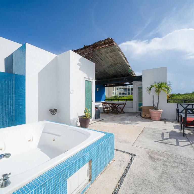 Penthouse 2BR Private Jacuzzi - 3 Blocks to Beach - Appartement 2 Chambres - 56