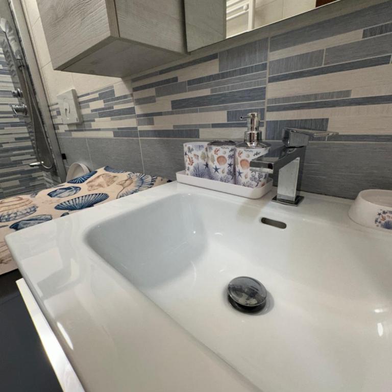 Gigli, rooms con cucina in comune e terrazza - Camera Familiare con Balcone - 6
