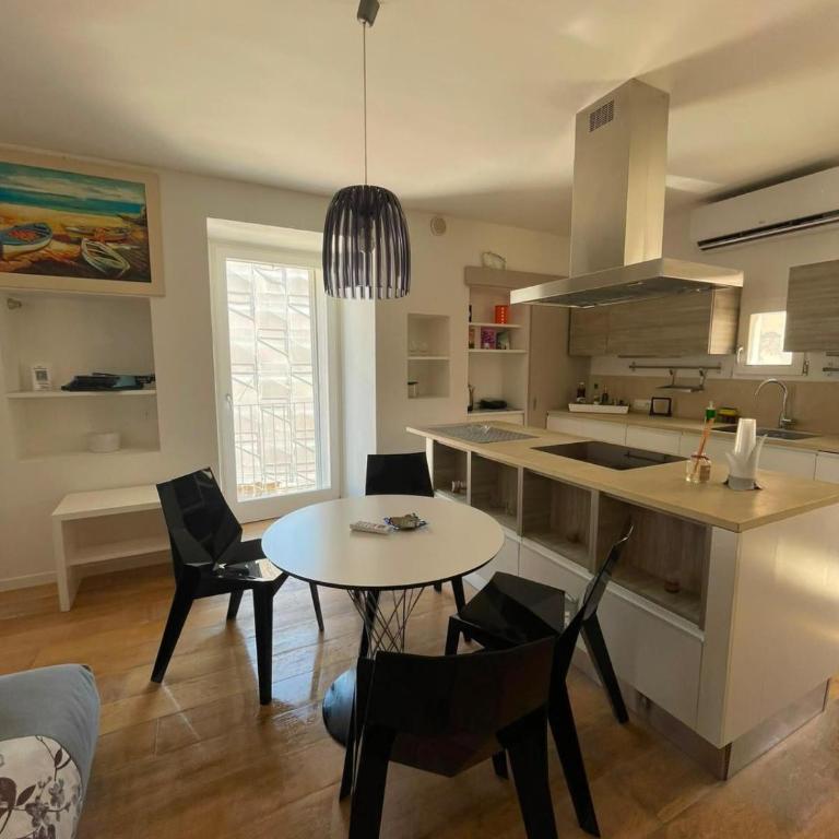 Noah Suite & Apartments - King Room with Sea View - 21