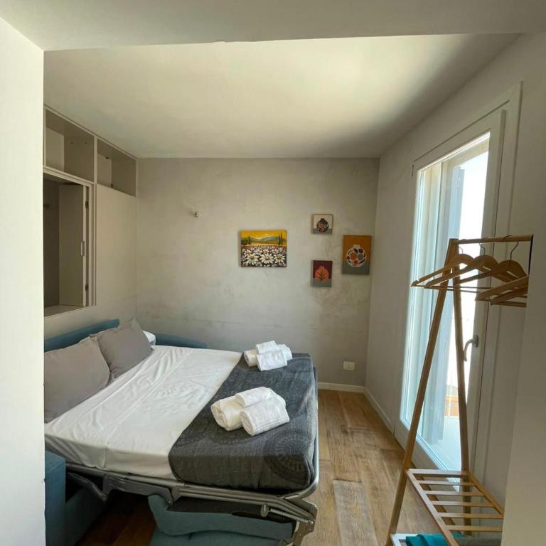 Noah Suite & Apartments - King Room with Sea View - 22