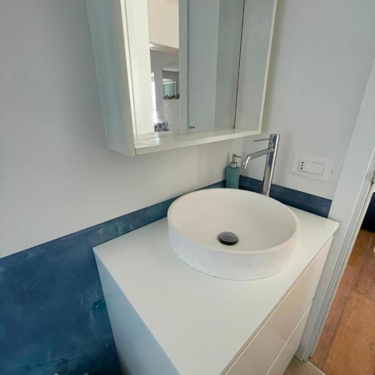 Noah Suite & Apartments - King Room with Sea View - 29