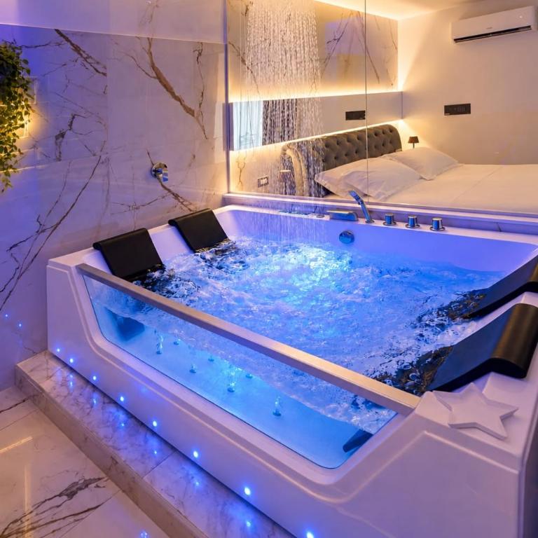 BELLINI JACUZZI SUITE Catania - Camera King con Balcone - 6