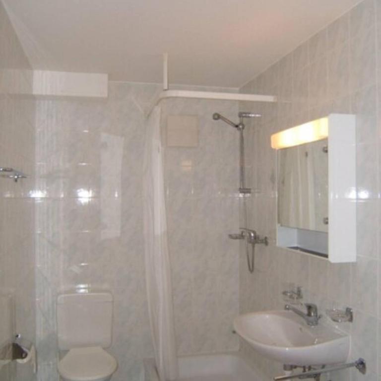 Immeuble Les Sérandes - Three-Bedroom Apartment - 10 - 5