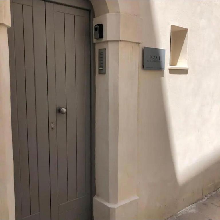 Noah Suite & Apartments - Double Room with Balcony - 10