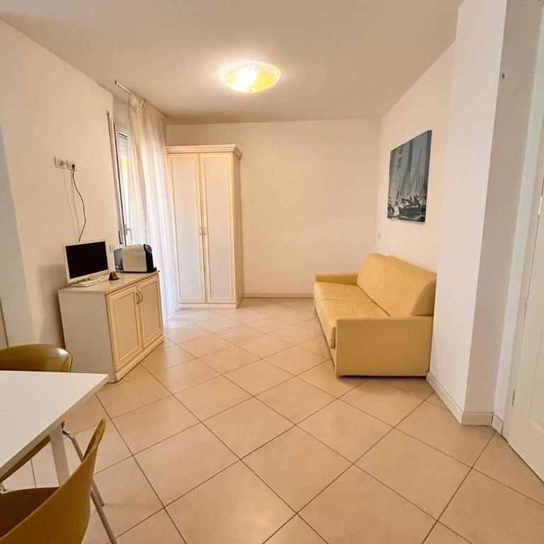 Residence Suite Smeraldo - One-Bedroom Apartment - 4