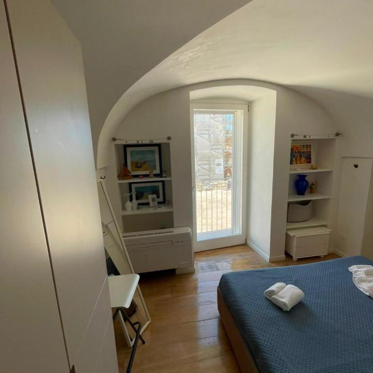 Noah Suite & Apartments - Double Room with Balcony - 14