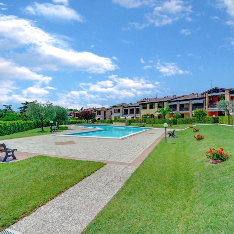 - Piscina e parcheggio - Casa a pochi passi dal Lago - One-Bedroom Apartment with Pool View - 18