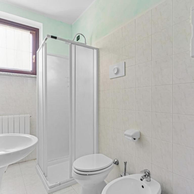 - Piscina e parcheggio - Casa a pochi passi dal Lago - One-Bedroom Apartment with Pool View - 8