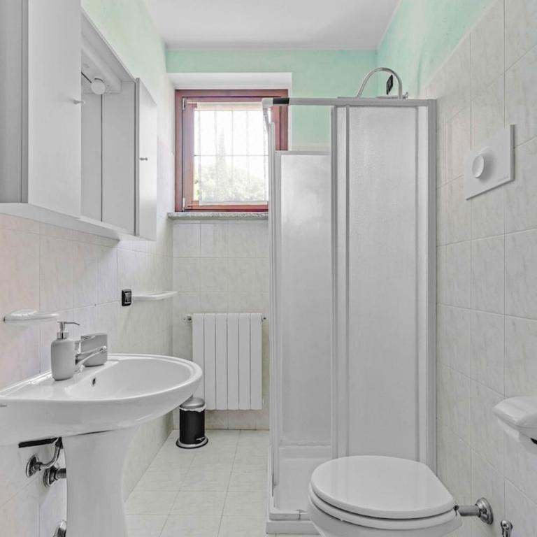 - Piscina e parcheggio - Casa a pochi passi dal Lago - One-Bedroom Apartment with Pool View - 3