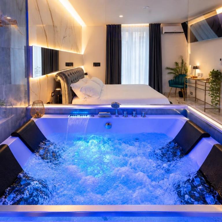BELLINI JACUZZI SUITE Catania - Camera Matrimoniale Deluxe con Balcone - 8