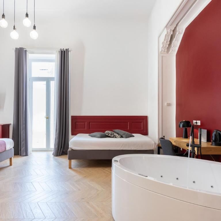 Tredici Boutique Rooms - Suite Deluxe con Vasca Idromassaggio - 3