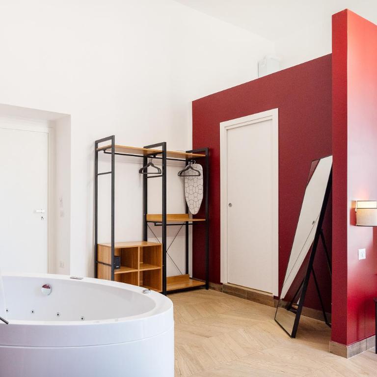 Tredici Boutique Rooms - Suite Deluxe con Vasca Idromassaggio - 7
