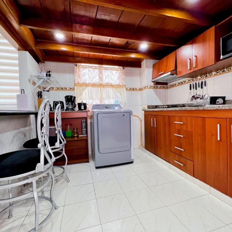 Charming three-bedroom apartment located in the historic walled city center of Cartagena - Three-Bedroom Apartment - 13