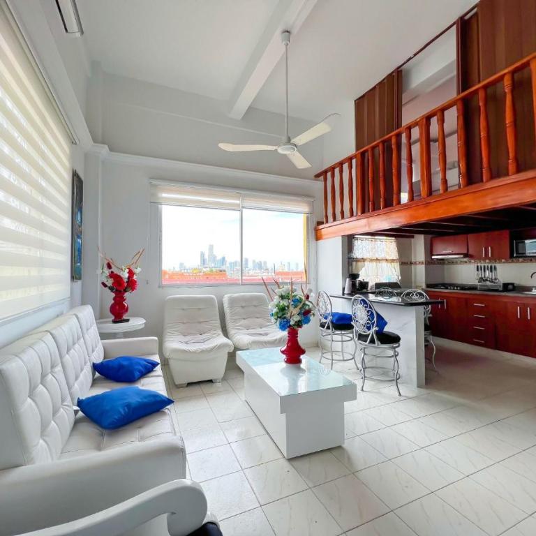 Charming three-bedroom apartment located in the historic walled city center of Cartagena - Three-Bedroom Apartment - 14