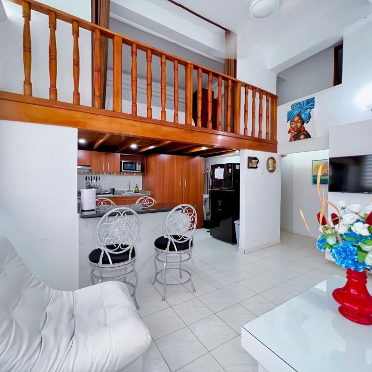 Charming three-bedroom apartment located in the historic walled city center of Cartagena - Three-Bedroom Apartment - 15