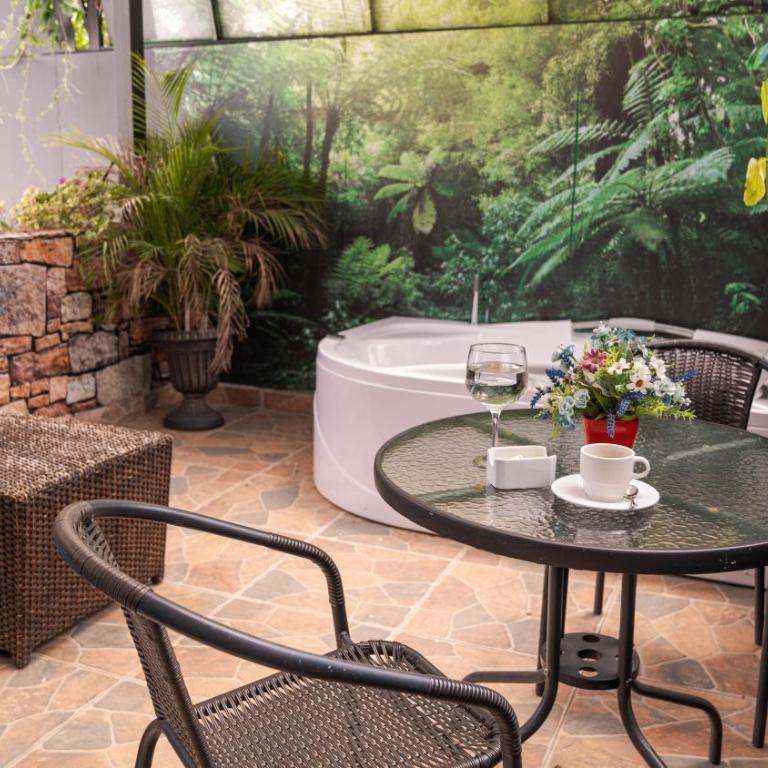 Libertg Hotels Medellin - Suite con bañera de hidromasaje - 8