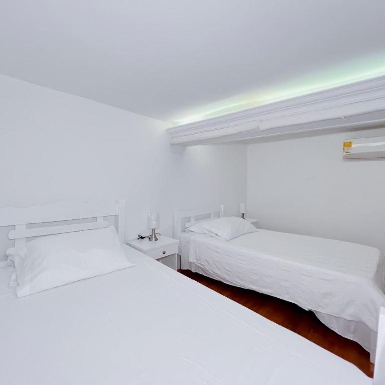 Charming three-bedroom apartment located in the historic walled city center of Cartagena - Three-Bedroom Apartment - 20