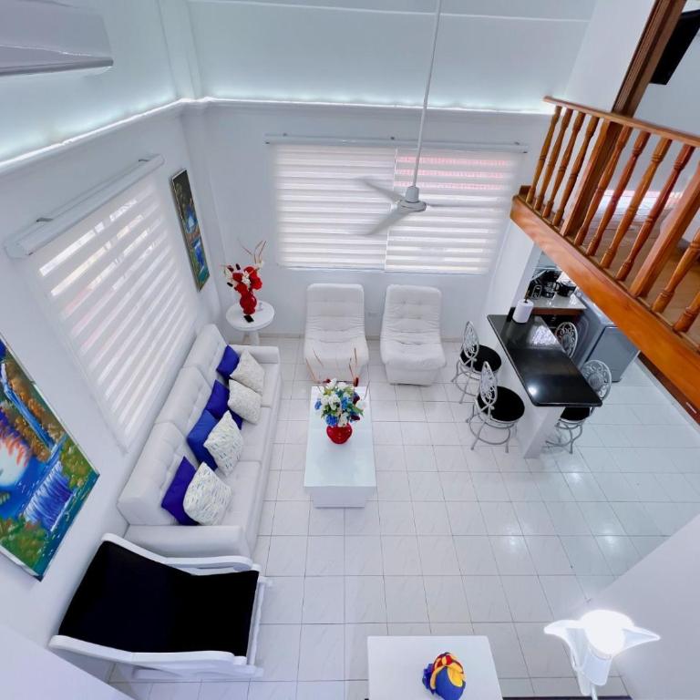 Charming three-bedroom apartment located in the historic walled city center of Cartagena - Three-Bedroom Apartment - 28