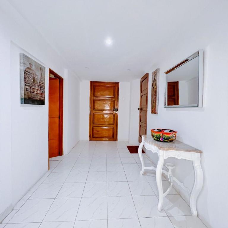 Charming three-bedroom apartment located in the historic walled city center of Cartagena - Three-Bedroom Apartment - 29