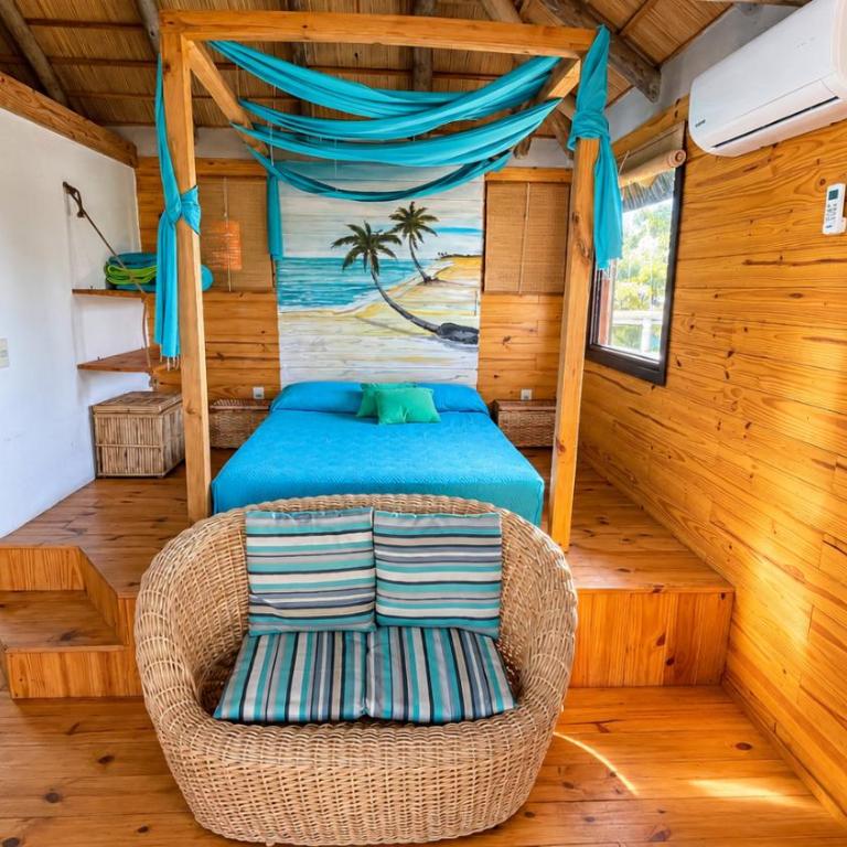 Cabaña Caribe Diseño único, piscina climatizada, parrillero y a 300 m de la playa Punta del Diablo - Casa con 1 dormitorio - 2