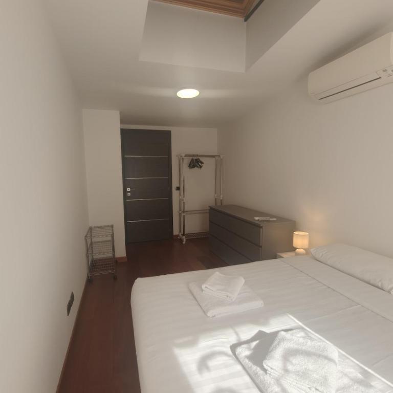 Spacious 180 Luxury Milan Apartment with 3 Bedrooms, 3 Baths & Jacuzzi Bocconi Campus - Appartamento con 3 Camere da Letto - 42
