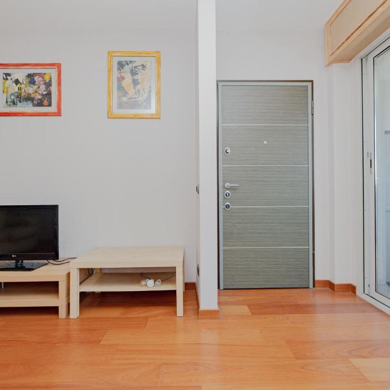 Spacious 180 Luxury Milan Apartment with 3 Bedrooms, 3 Baths & Jacuzzi Bocconi Campus - Appartamento con 3 Camere da Letto - 75