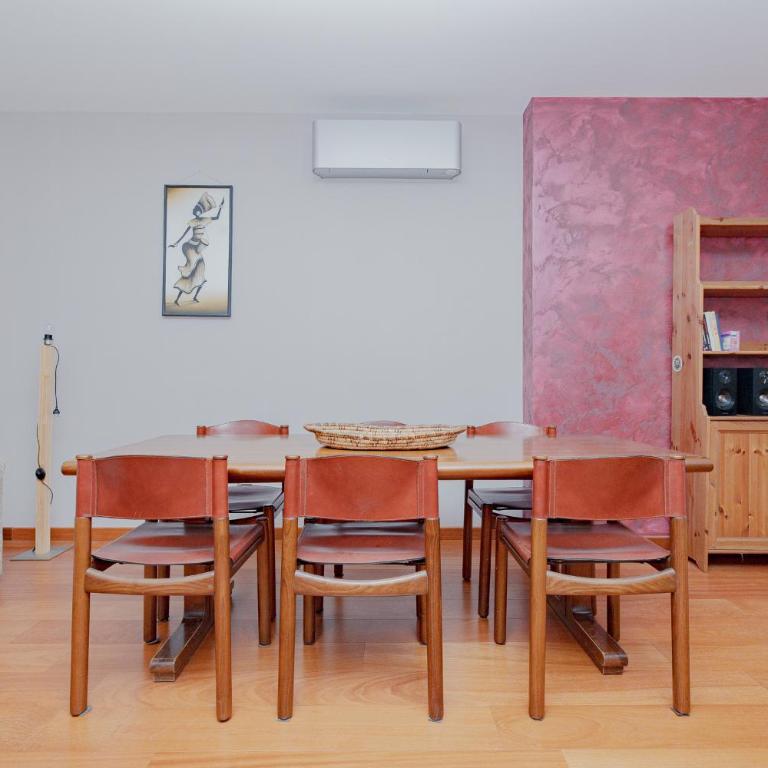 Spacious 180 Luxury Milan Apartment with 3 Bedrooms, 3 Baths & Jacuzzi Bocconi Campus - Appartamento con 3 Camere da Letto - 83