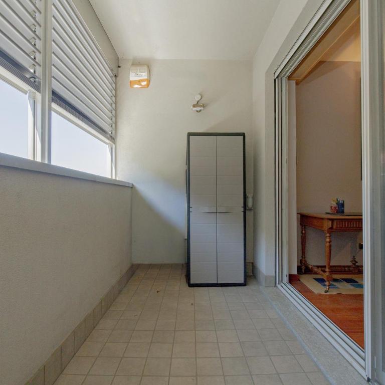 Spacious 180 Luxury Milan Apartment with 3 Bedrooms, 3 Baths & Jacuzzi Bocconi Campus - Appartamento con 3 Camere da Letto - 85