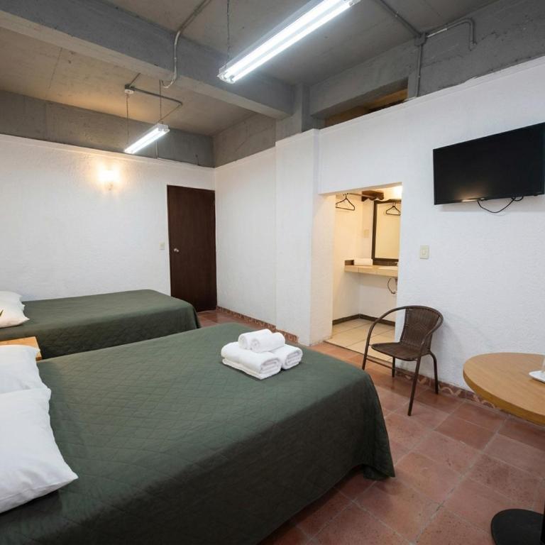 Hotel Miramar - La Paz - Habitación Doble - 2 camas dobles - 5