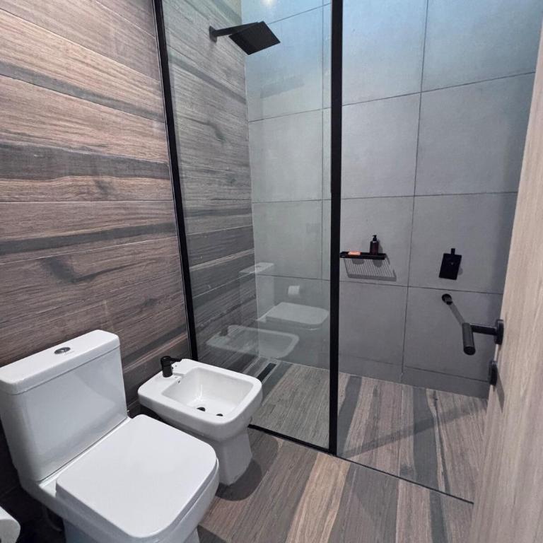Hermoso Dúplex Premium Lejos del Ruido Cerca de todo - Con Pileta y Cochera Privada - Two-Bedroom House - 4