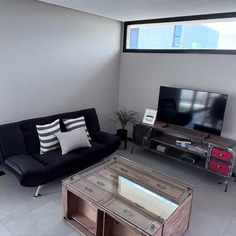 Hermoso Dúplex Premium Lejos del Ruido Cerca de todo - Con Pileta y Cochera Privada - Two-Bedroom House - 5