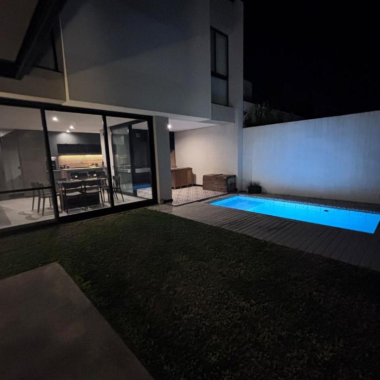 Hermoso Dúplex Premium Lejos del Ruido Cerca de todo - Con Pileta y Cochera Privada - Two-Bedroom House - 21