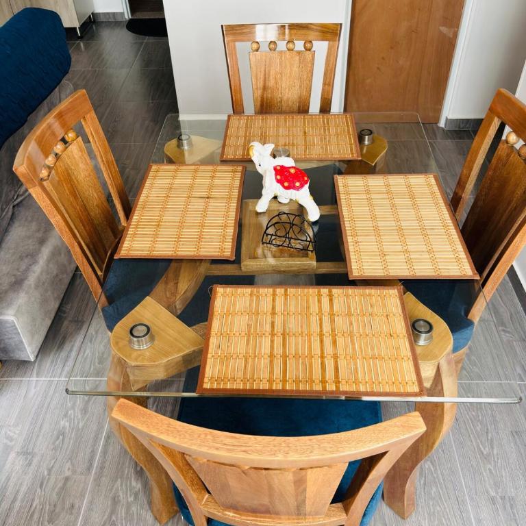 APARTAMENTO CON PISCINA y AIRE ACONDICIONADO EN RICAURTE - Apartamento de 2 dormitorios - 9