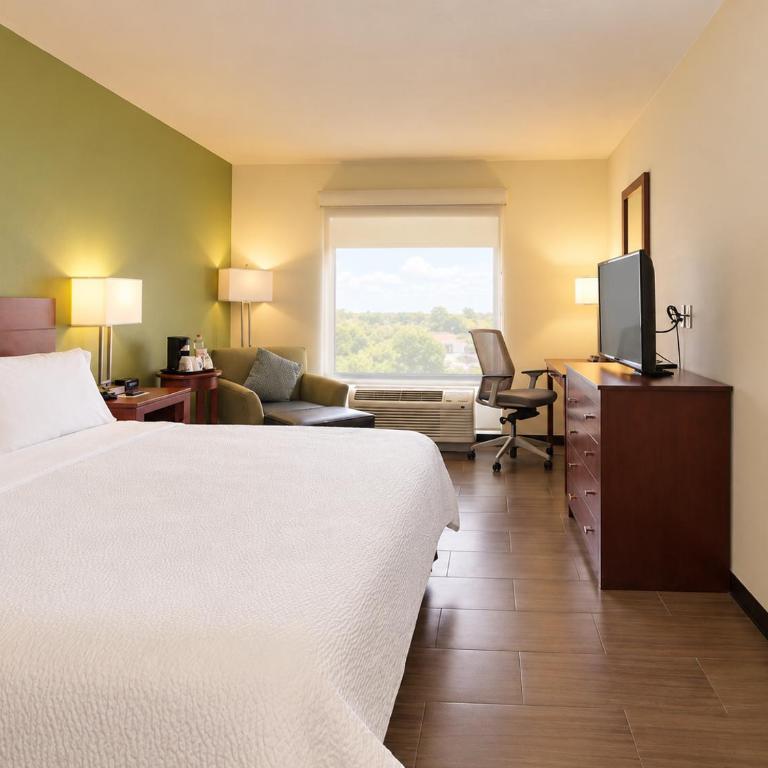 Holiday Inn Express Guadalajara Aeropuerto by IHG - Habitación Estándar - Cama extragrande - 5