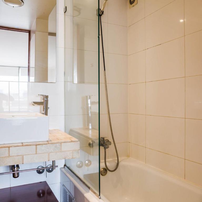 Relax in our comfortable 2BR apartment - Apartamento - 28