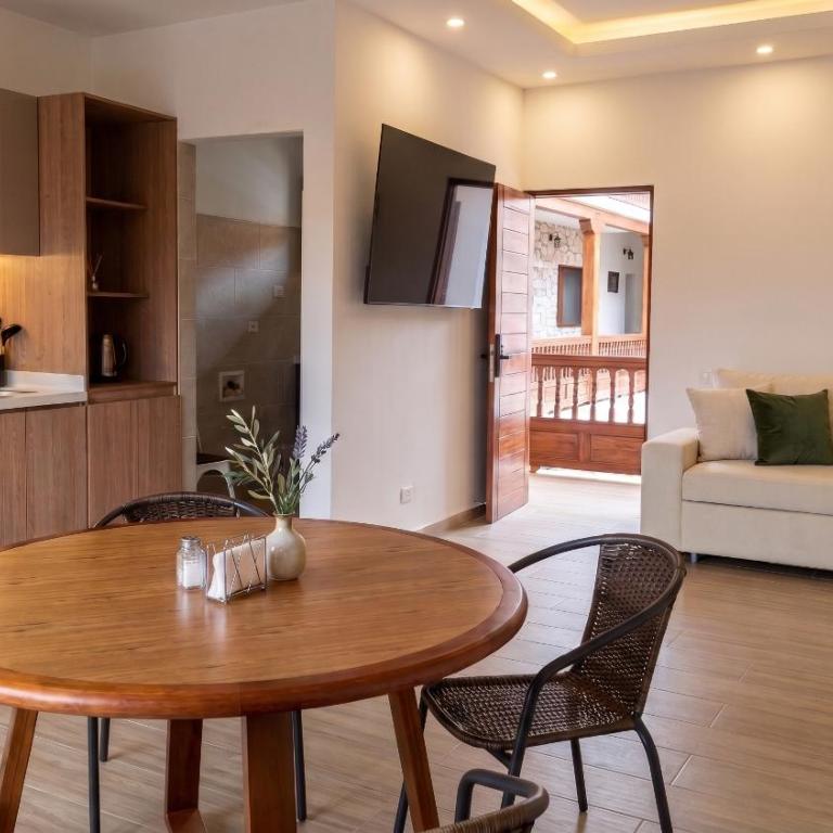 Hotel Balcones de los Olivos - Two-Bedroom Deluxe Apartment with Balcony - 6
