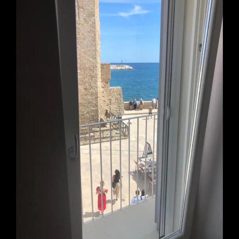 Noah Suite & Apartments - King Room with Sea View - 34